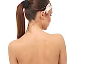 Восковая эпиляция спины